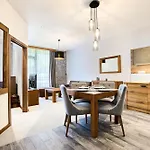 Himalaya With Free Parking Apartment