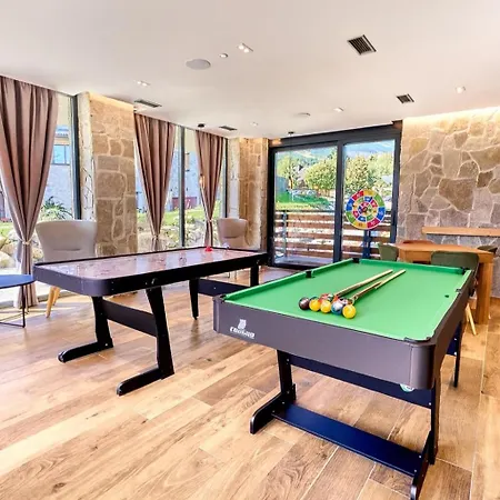 Himalaya With Free Parking *