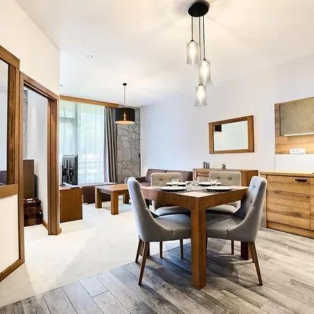 Himalaya With Free Parking Apartment